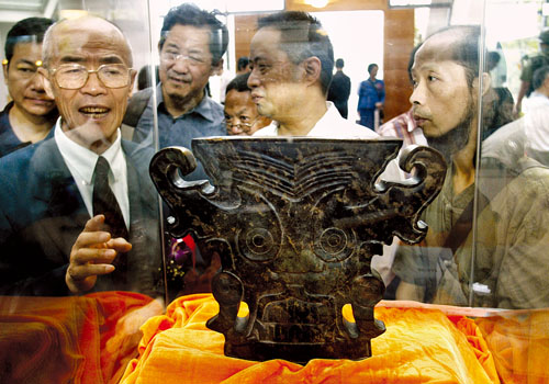 无价巴国玉图腾亮相赛宝会，东方美学惊艳收藏界